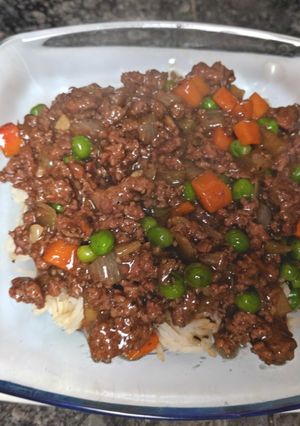 A picture of Cantonese Style Beef Rice Bowl.