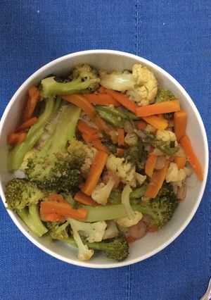 Una foto de Limpia Refri - Fideos de arroz con vegetales