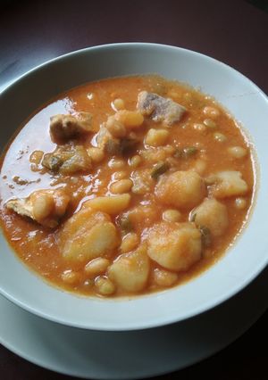 Una foto de Puchero de pochas y bonito. Receta 5*