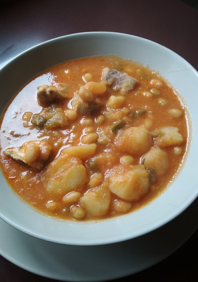 Una foto de Puchero de pochas y bonito. Receta 5*