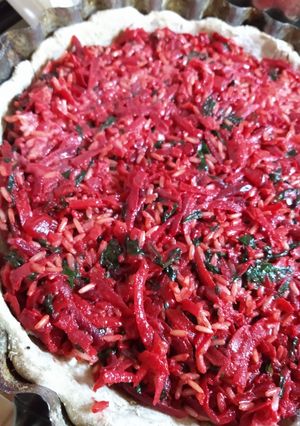 Una foto de Tarta de remolacha con arroz integral♡