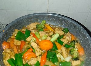 Foto resep Ayam kung pao (tapi ada sayurnya :))
