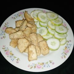 A picture of Egg coated tofu.