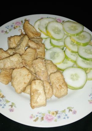 A picture of Egg coated tofu.