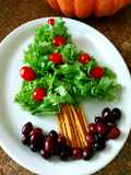 Salada de Natal Árvore de alface, tomatinhos e azeitonas