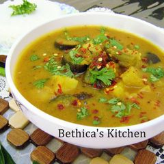 A picture of Sindhi Kadhi.