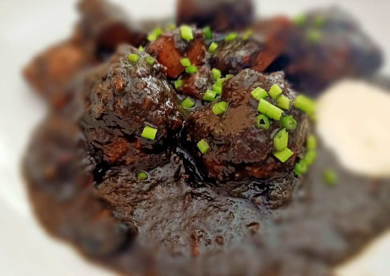 Albóndigas con sepia en su propia tinta 😋😋😋