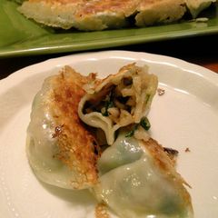 A picture of [Meat-Free] Pan-fried Gyoza with Kiriboshi Daikon.