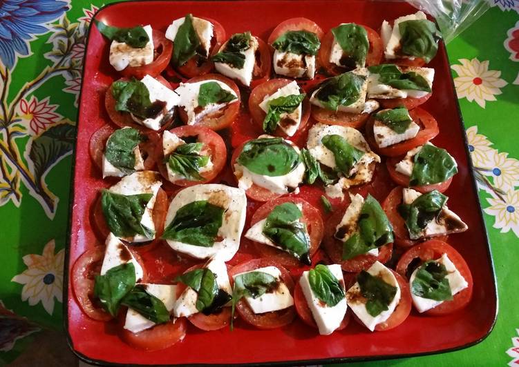 How to Make Any-night-of-the-week Anna&#39;s Caprese Salad