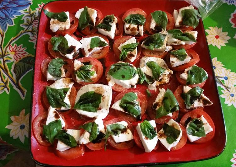 Steps to Prepare Any-night-of-the-week Anna&#39;s Caprese Salad