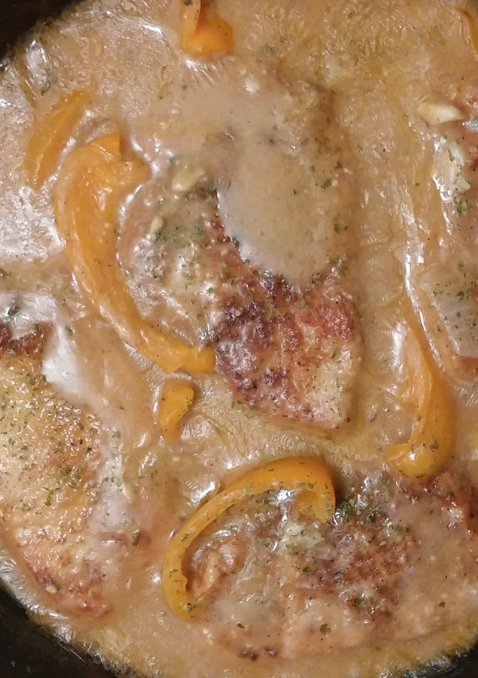 A picture of Smothered Pork Chops.