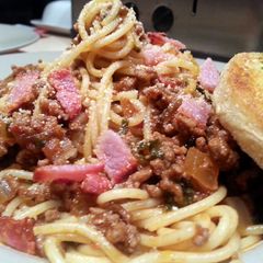 A picture of spaghetti bolognese.