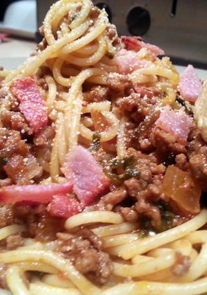 A picture of spaghetti bolognese.