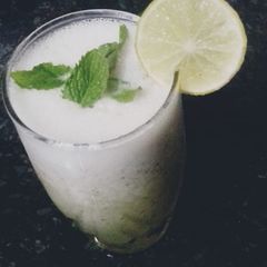A picture of Muskmelon smoothie.