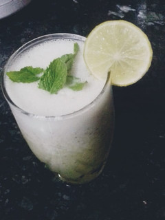 A picture of Muskmelon smoothie.