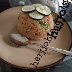 A picture of Fried cous cous.
