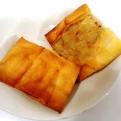 A picture of Chicken n Veggie Filo Packets.