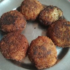 A picture of Bread roll.