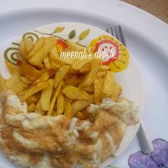 A picture of Chips n friedegg.