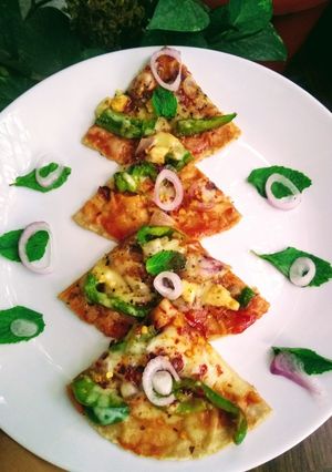 A picture of Roti pizza(leftover chapati).