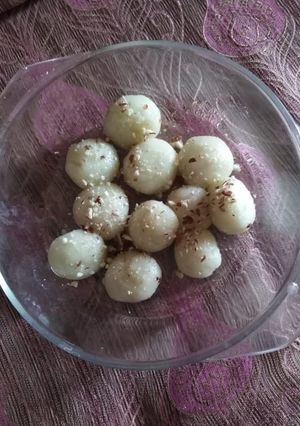 A picture of Sweet spongy rasgulla.