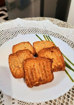 A picture of No bake Aata cookies.