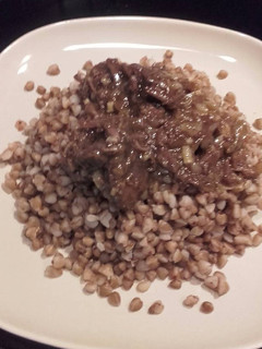 Una foto de Trigo sarraceno con ternera en salsa gulash