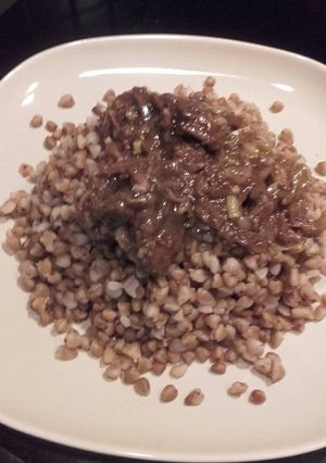 Una foto de Trigo sarraceno con ternera en salsa gulash