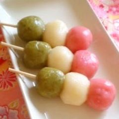 Great for Cherry Blossom Viewing! Chewy and Soft Tri-Coloured Dumplings A picture of Great for Cherry Blossom Viewing! Chewy and Soft Tri-Coloured Dumplings.