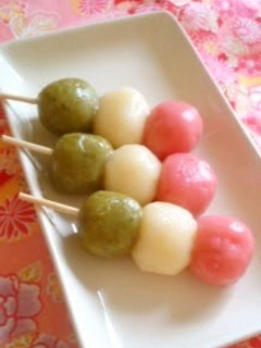 A picture of Great for Cherry Blossom Viewing! Chewy and Soft Tri-Coloured Dumplings.