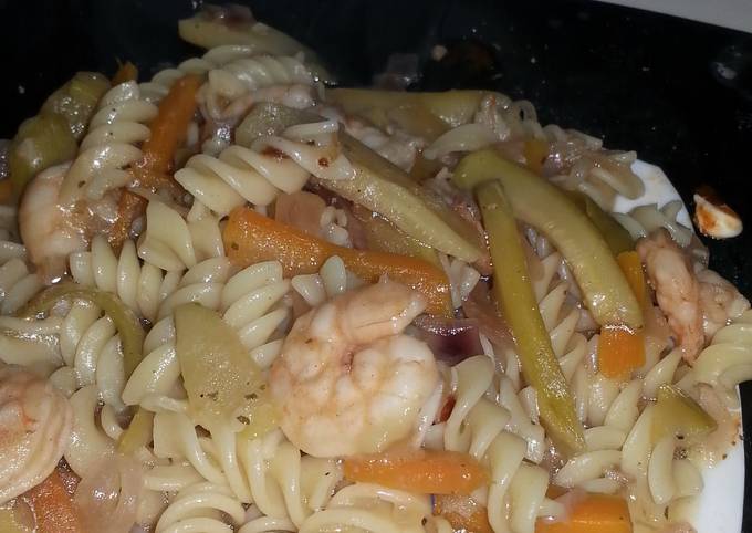 shrimps & vegetables in butter lemon sauce