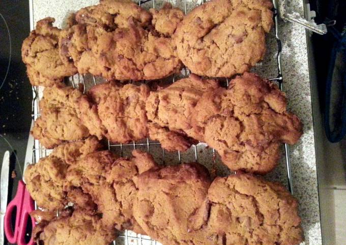 Recipe of Thomas Keller chewy rolo cookies