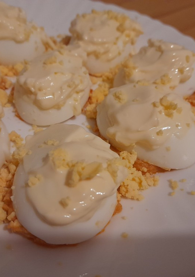 Una foto de Huevos rellenos fáciles