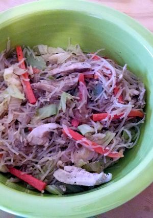 A picture of Chicken Pancit.