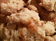 A picture of apple dessert