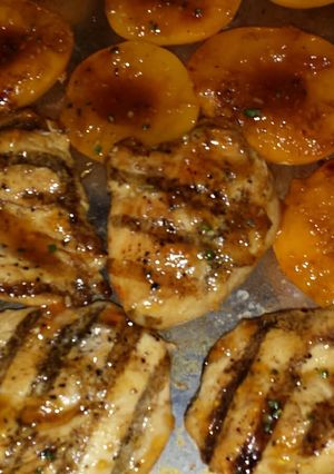 A picture of Spicy Peach Glazed Chicken.