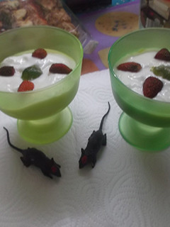 Una foto de Piña con yogurt de coco