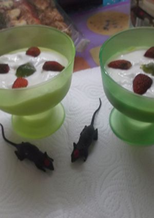 Una foto de Piña con yogurt de coco