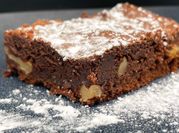 Une photo de gâteau aux noix