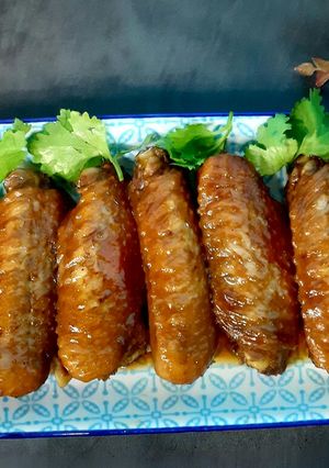 A picture of Cola Chicken Wings.