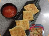 ચિઝી વેજ. પનીર સ્ટફ્ડ પરોઠા (Cheesy Veg Paneer Stuffed Paratha Recipe In Gujarati)