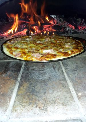 A picture of Filipino pizza.