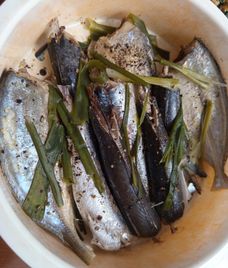 cá nục bánh tráng