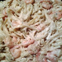 skunks easy shrimp fettuccine Alfredo A picture of skunks easy shrimp fettuccine Alfredo.