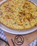 Quiche de pollo, choclo y champiñones