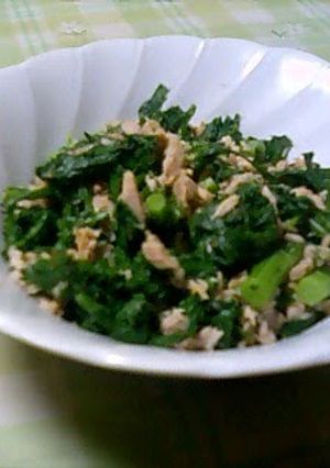 A picture of Chrysanthemum Greens and Tuna Side Dish.