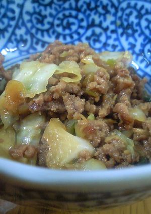 A picture of Ground Meat and Cabbage.