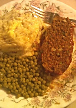A picture of "Bugs Bunny" Meatloaf.