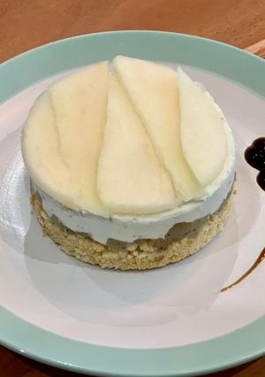 Une photo de Cheesecake salé poire rôtie & bleu d’Auvergne