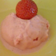 A picture of Strawberry Yoghurt Ice very scrumptious & low calorie.